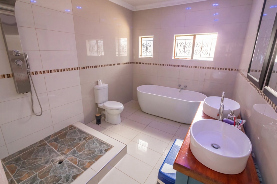 3 Bedroom Property for Sale in Maokeng Free State